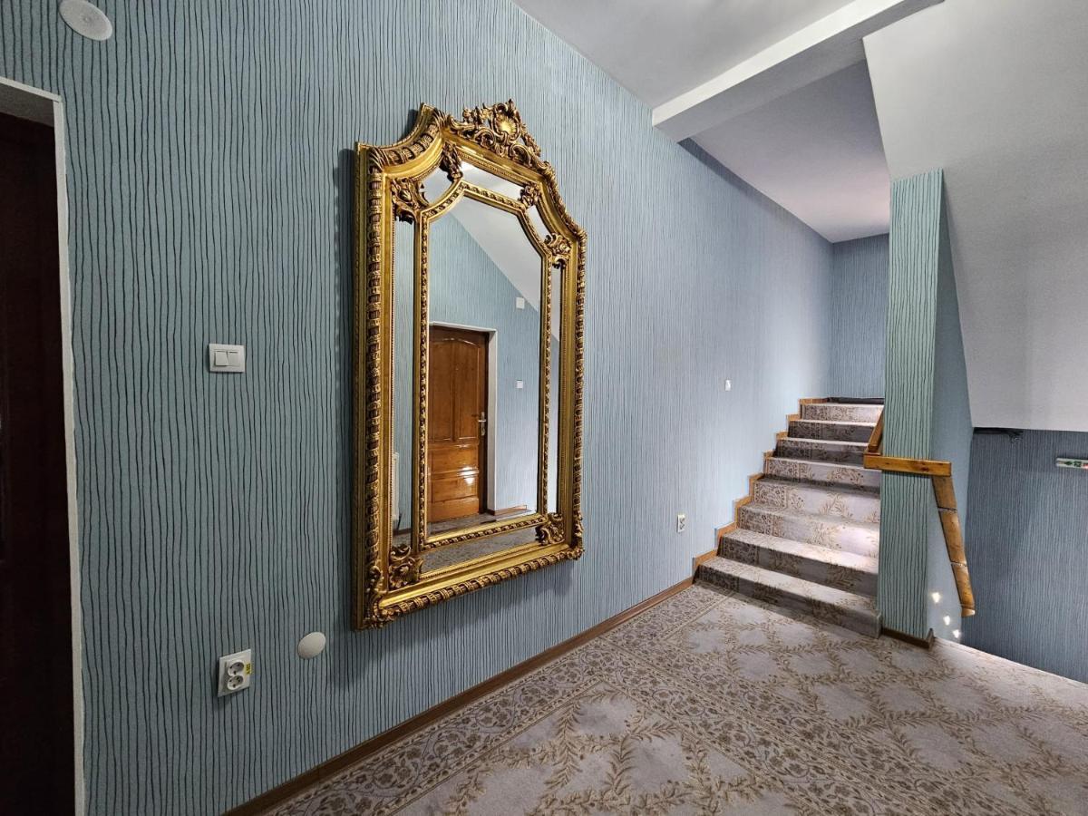 Pensiunea Crown Royal Alba Iulia Exterior foto