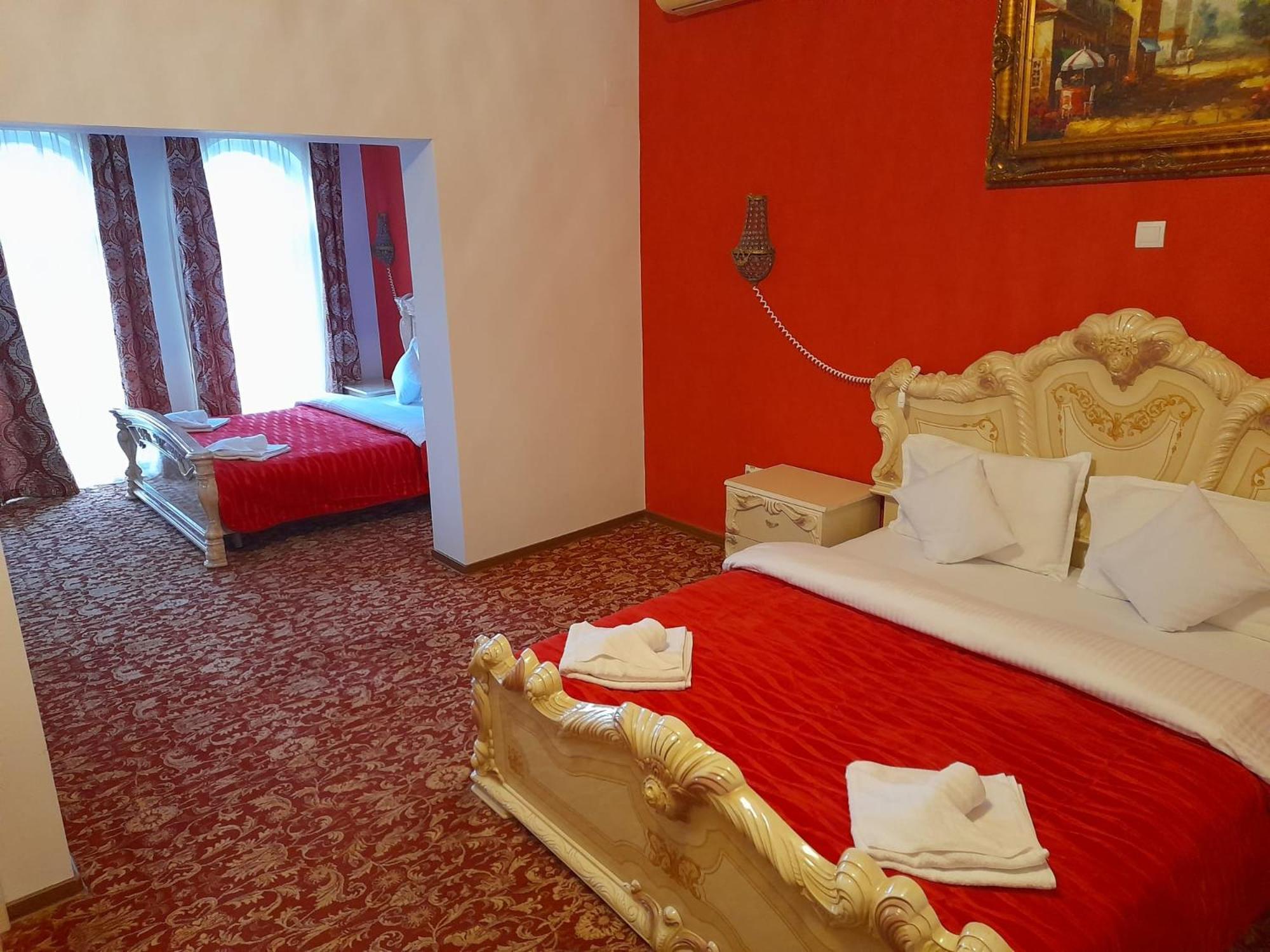 Pensiunea Crown Royal Alba Iulia Exterior foto