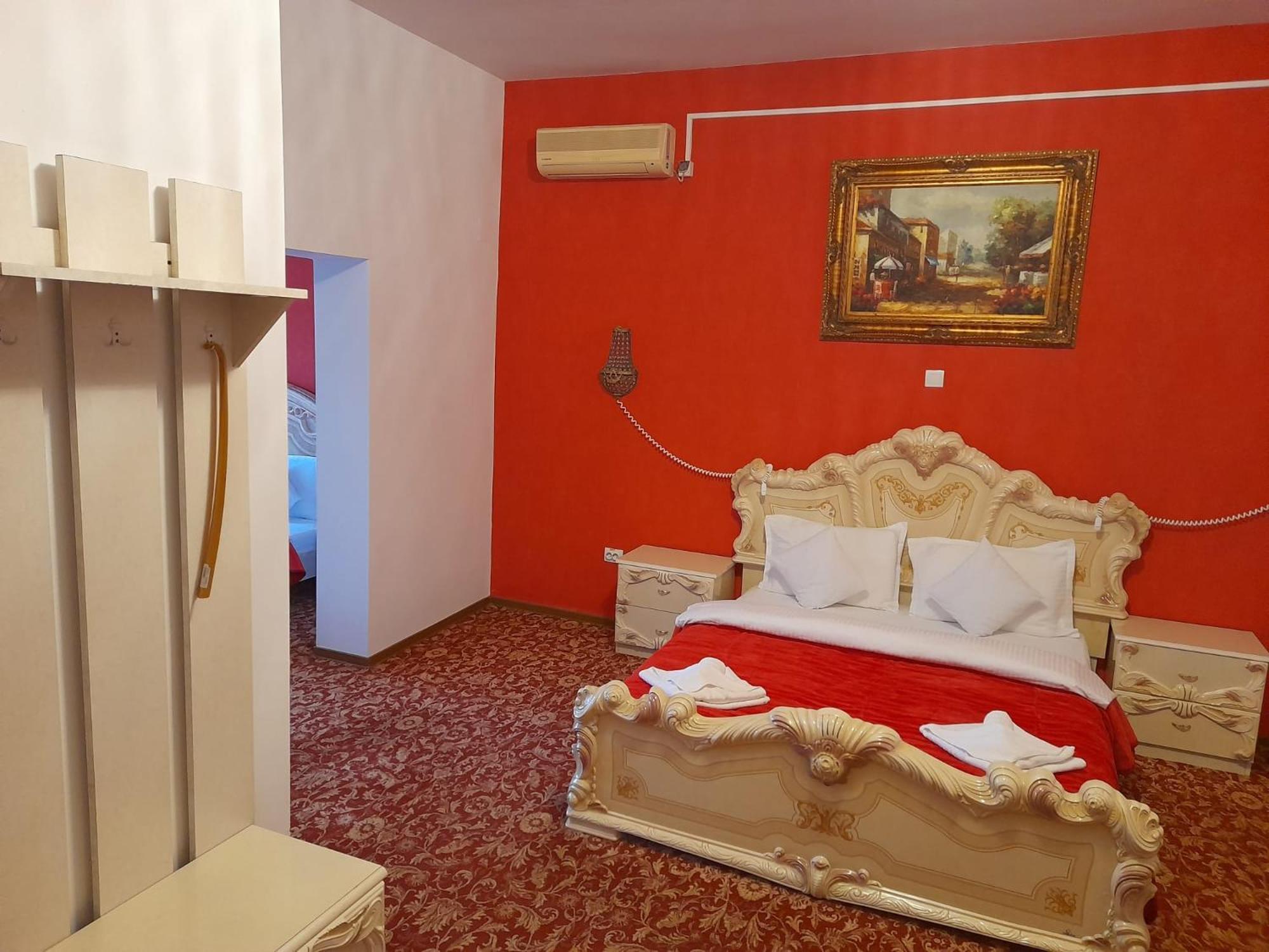 Pensiunea Crown Royal Alba Iulia Exterior foto