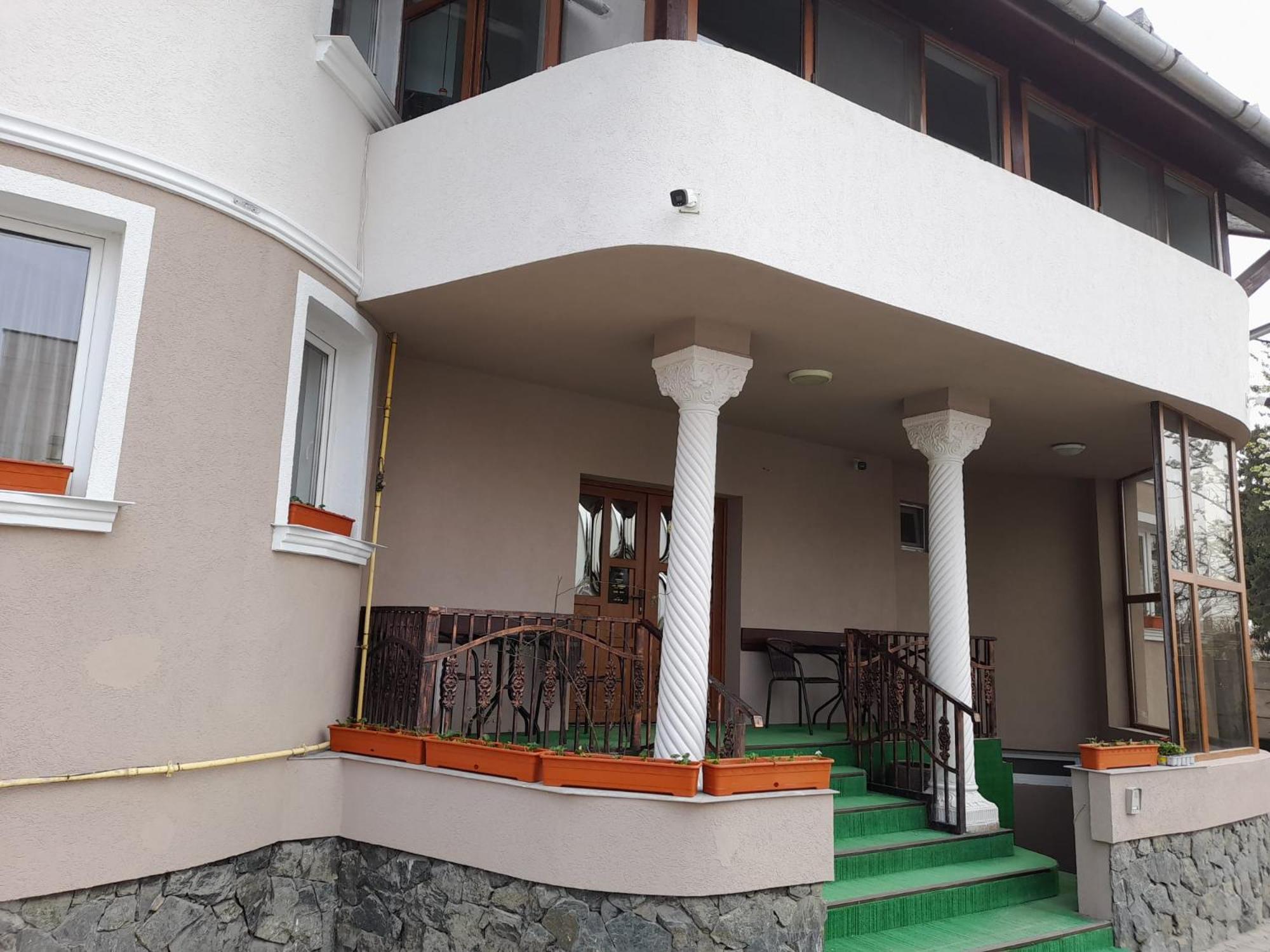 Pensiunea Crown Royal Alba Iulia Exterior foto