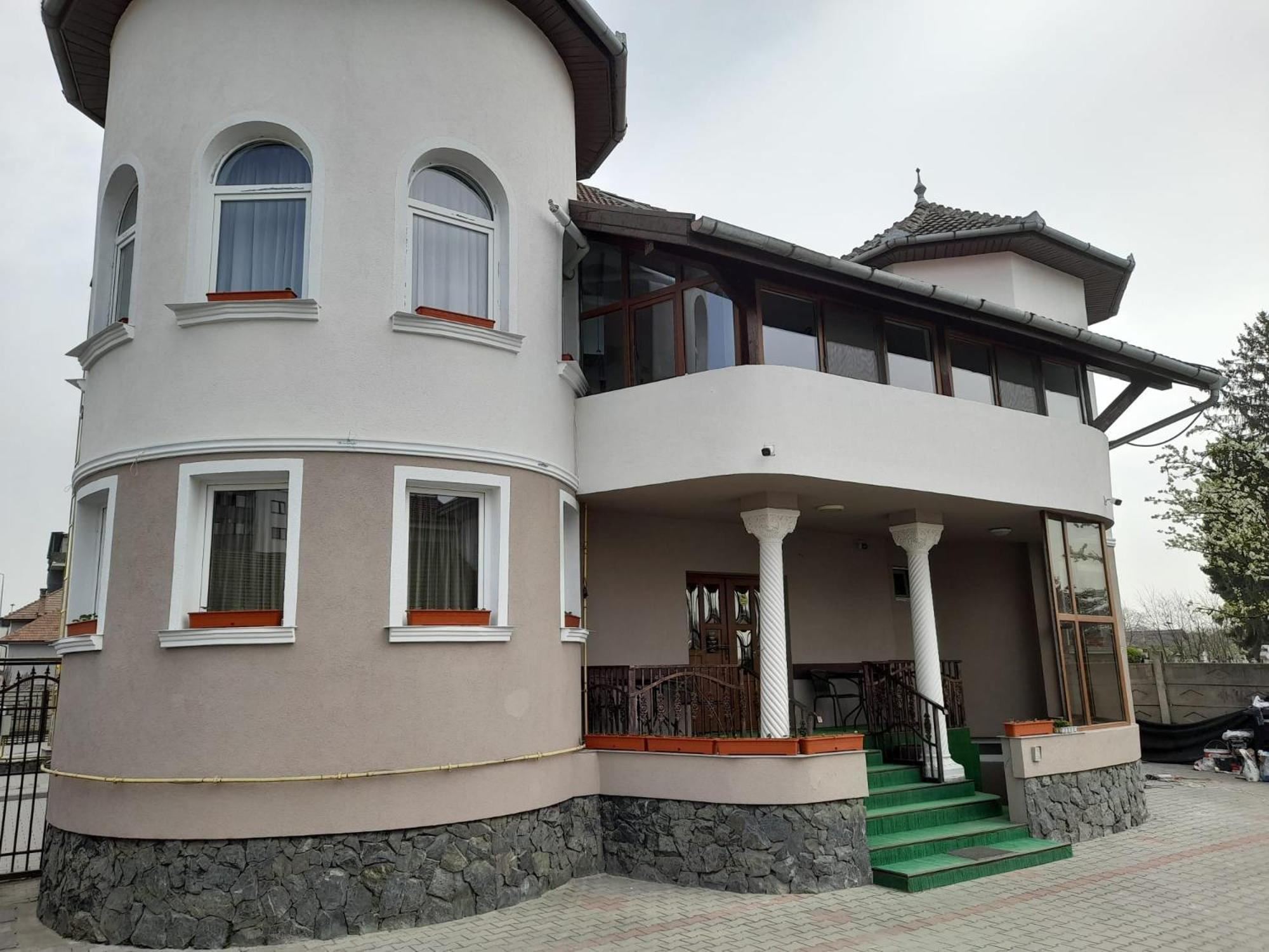 Pensiunea Crown Royal Alba Iulia Exterior foto