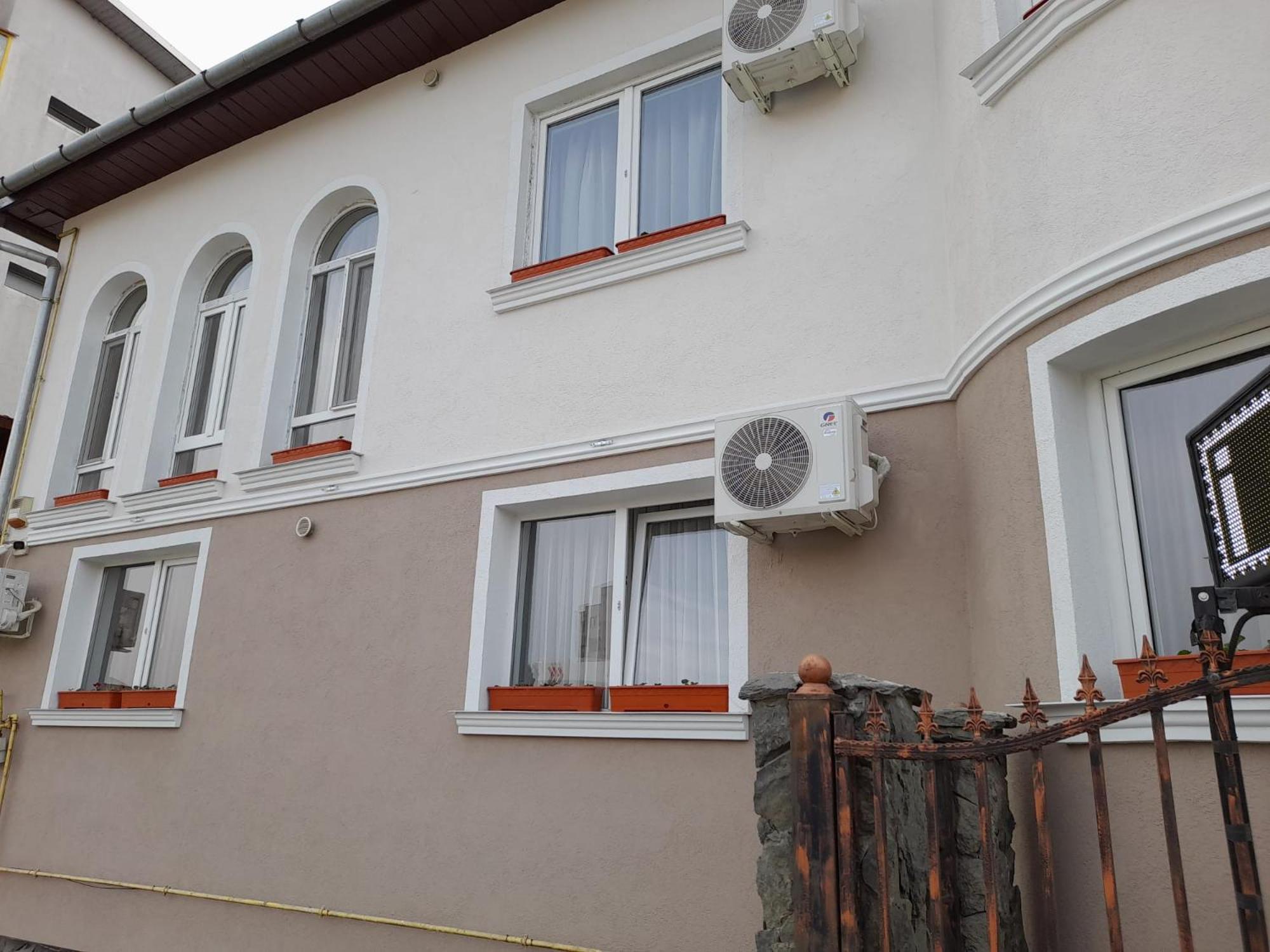 Pensiunea Crown Royal Alba Iulia Exterior foto