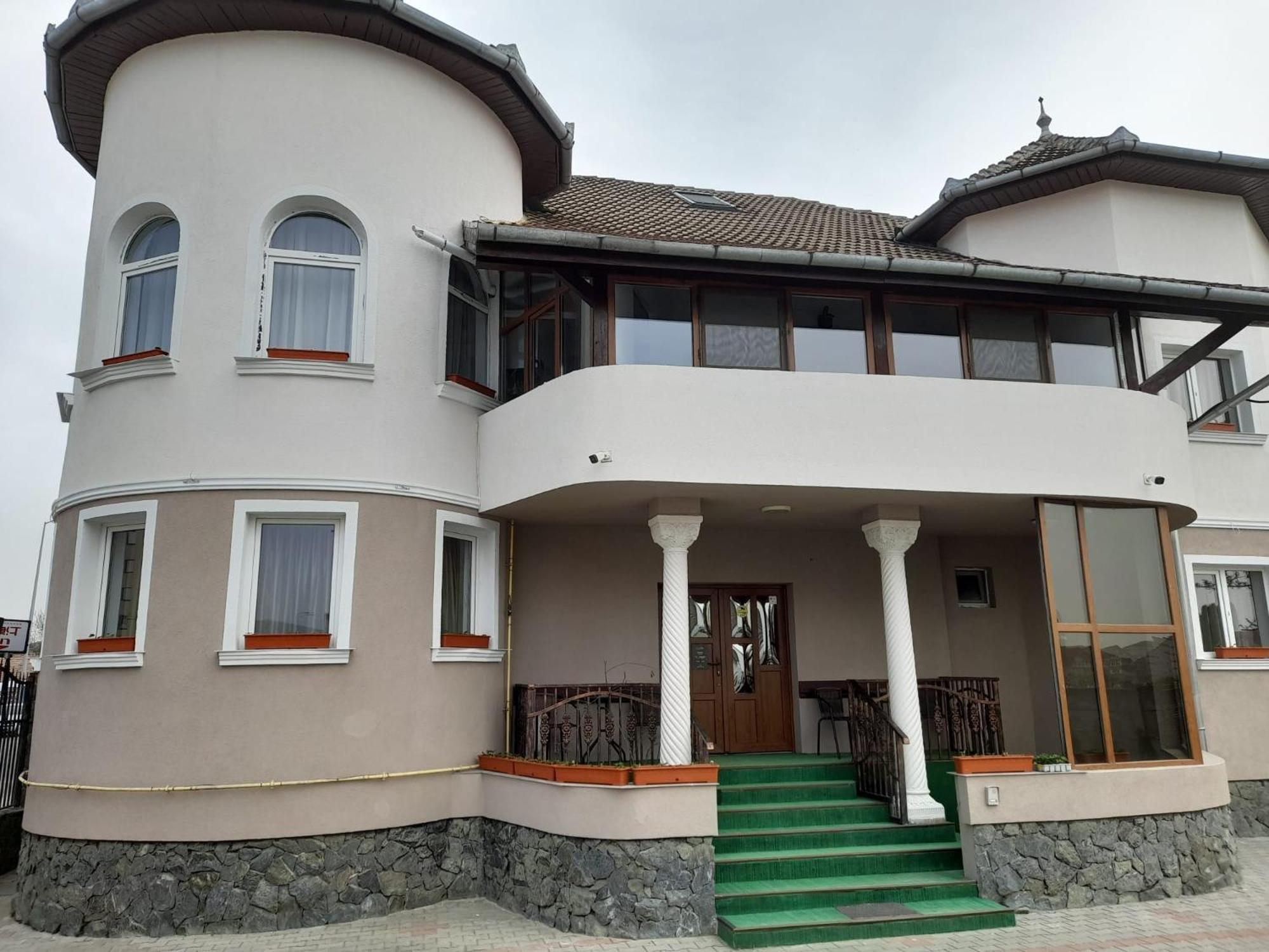 Pensiunea Crown Royal Alba Iulia Exterior foto